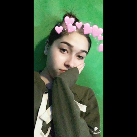 Meet your Posher, Alyssa - Picture 1 of 1